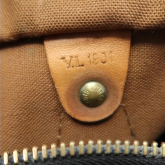 Authentic Vintage Louis Vuitton Speedy 30 - Picture 10 of 16